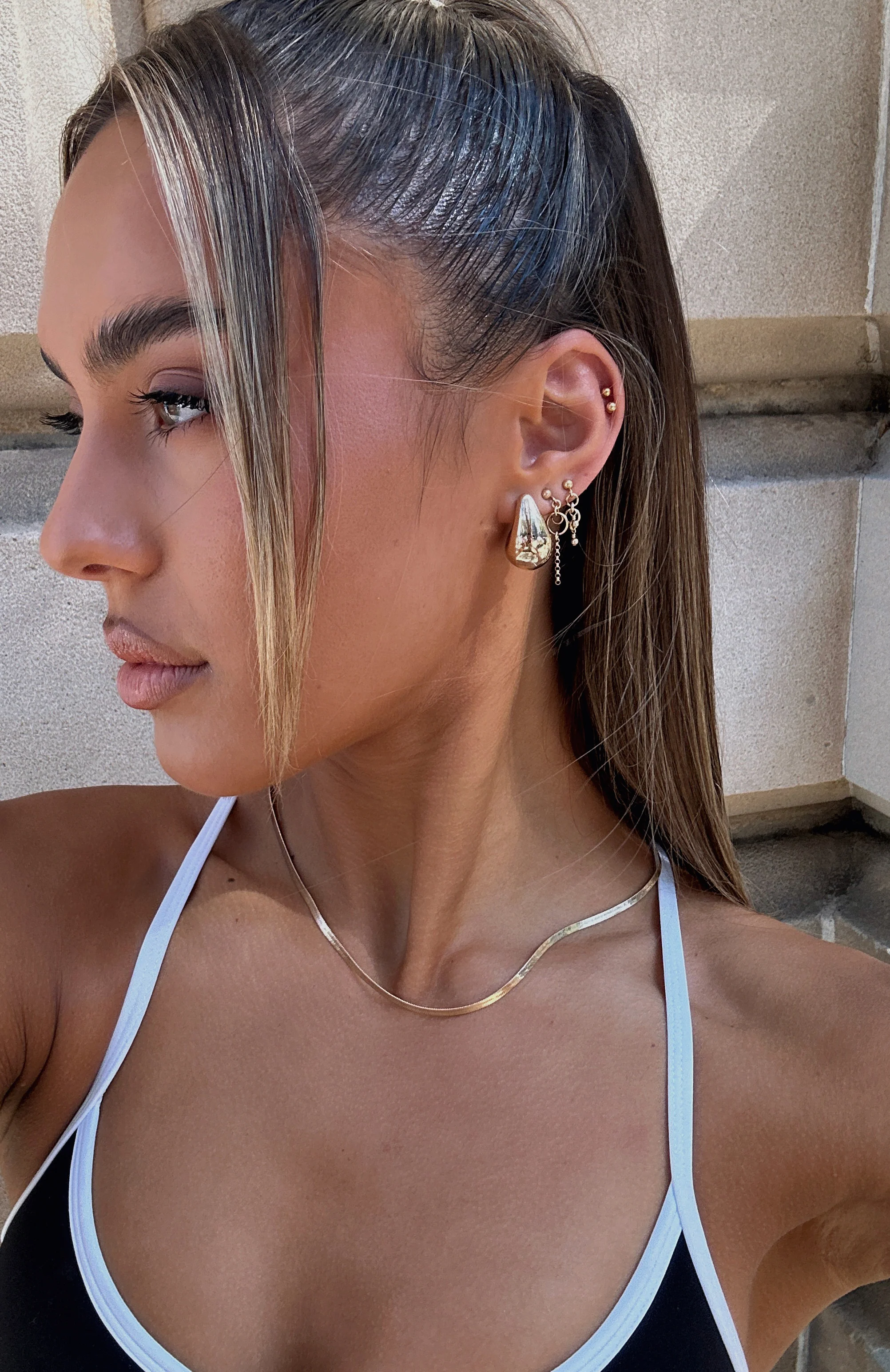Arabella Earrings Gold - Image 4