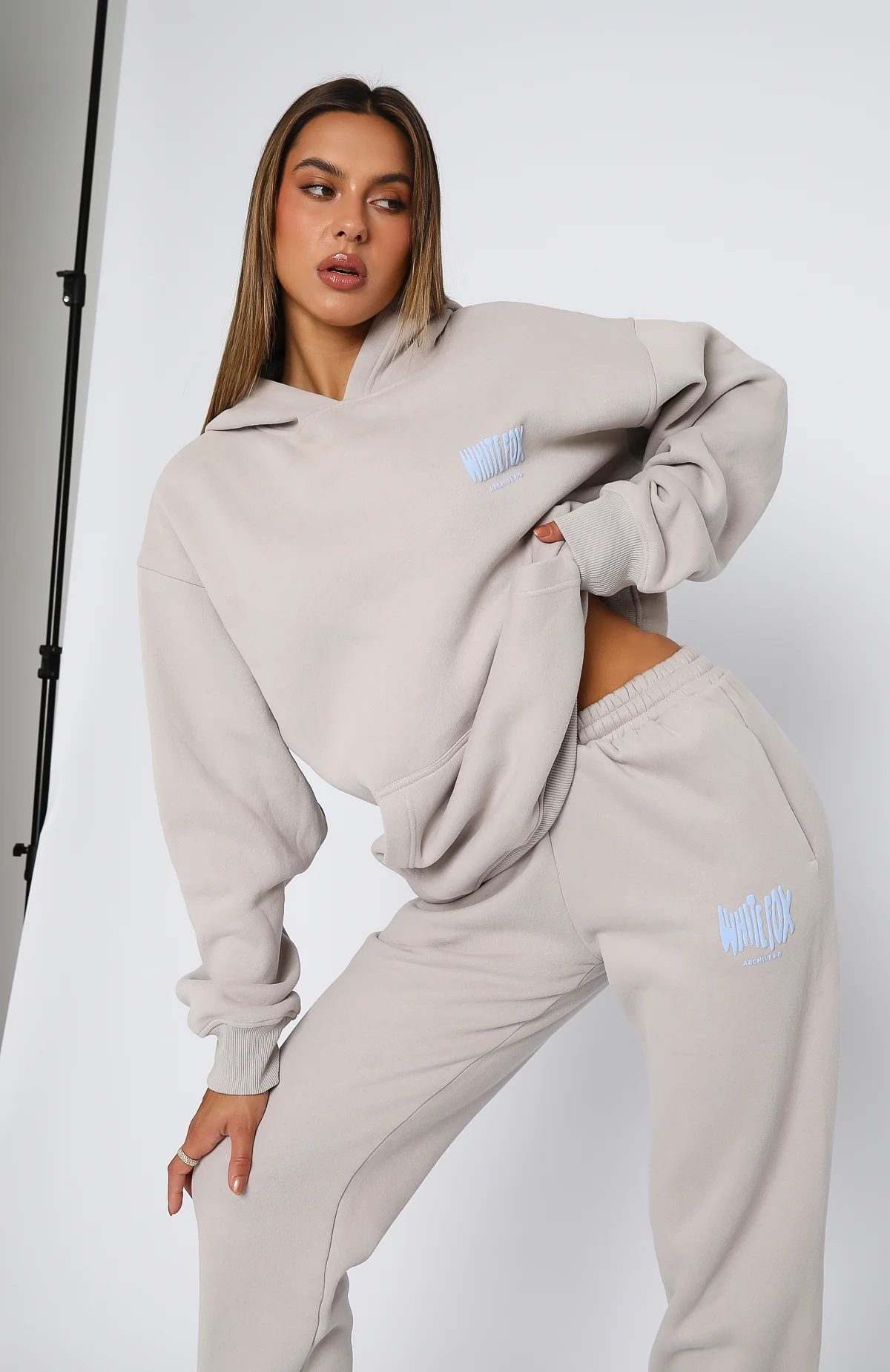 Archive 6.0 Oversized Hoodie Dove - Image 2
