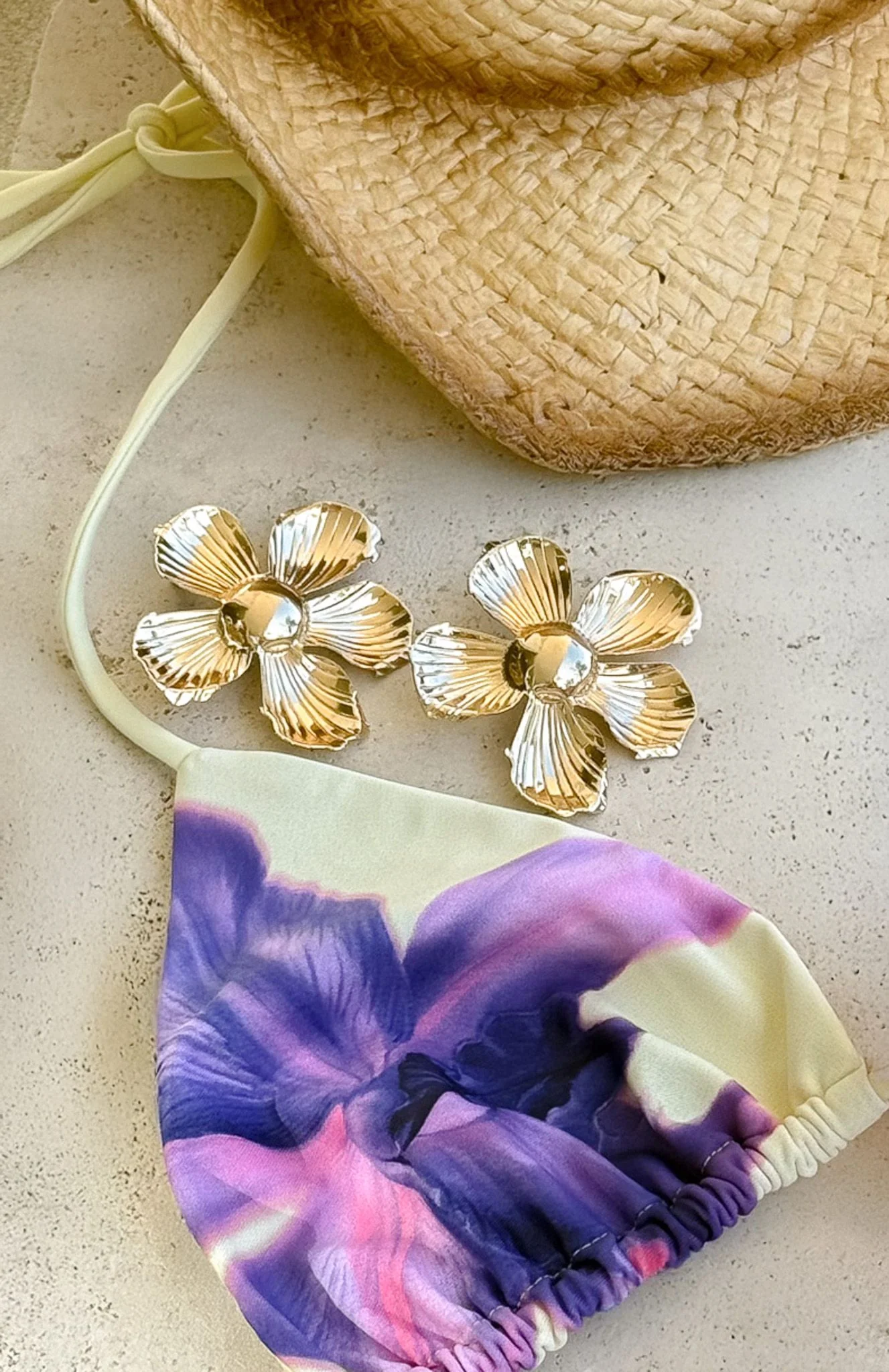 Arlan Earrings Gold - Image 3