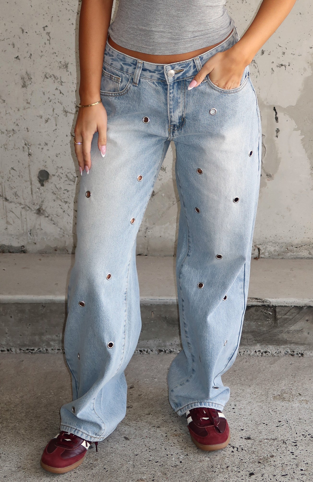 Athina Low Rise Wide Leg Jeans Light Blue - Image 5