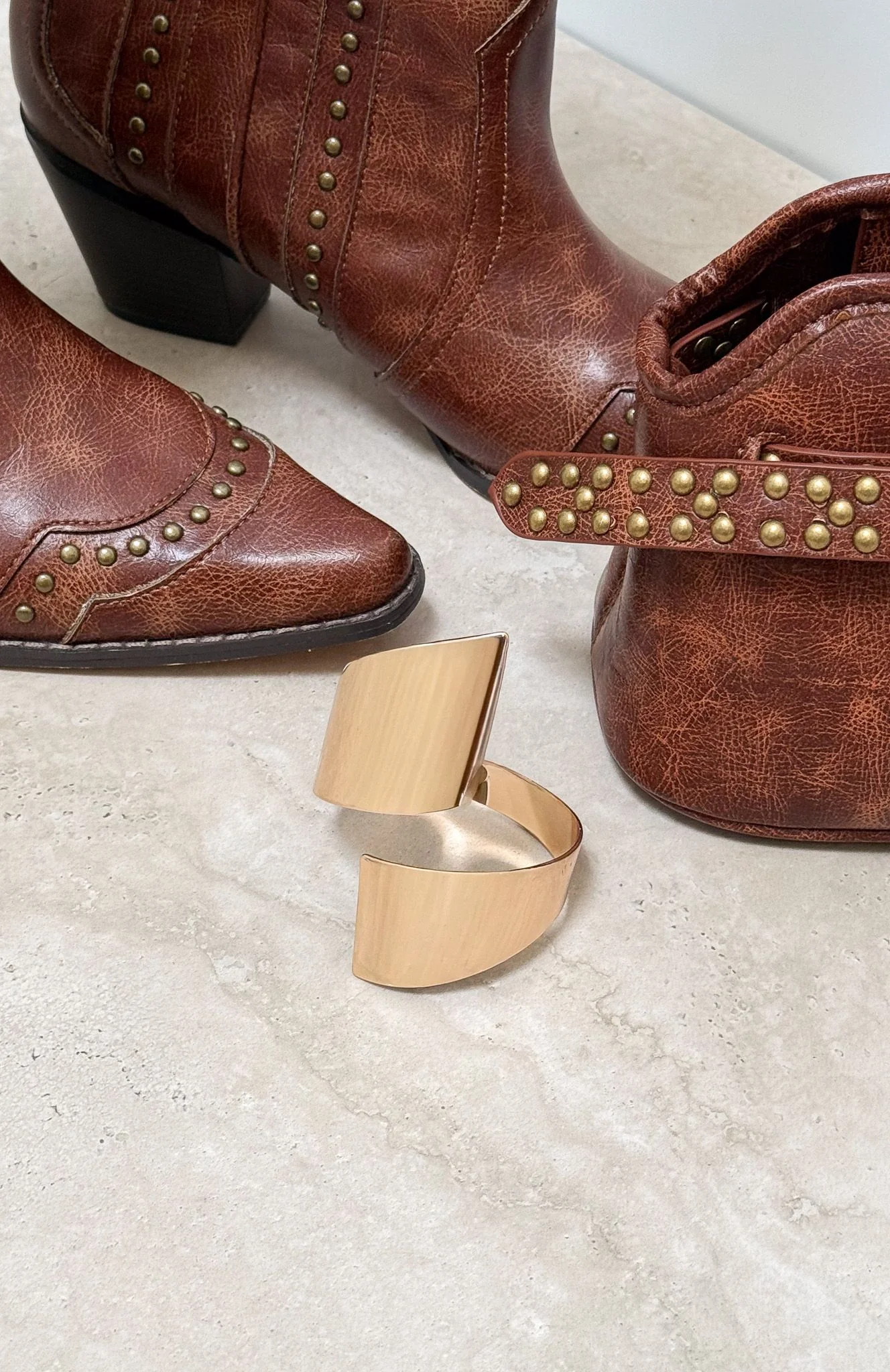Bonucci Cuff Bracelet Gold - Image 3