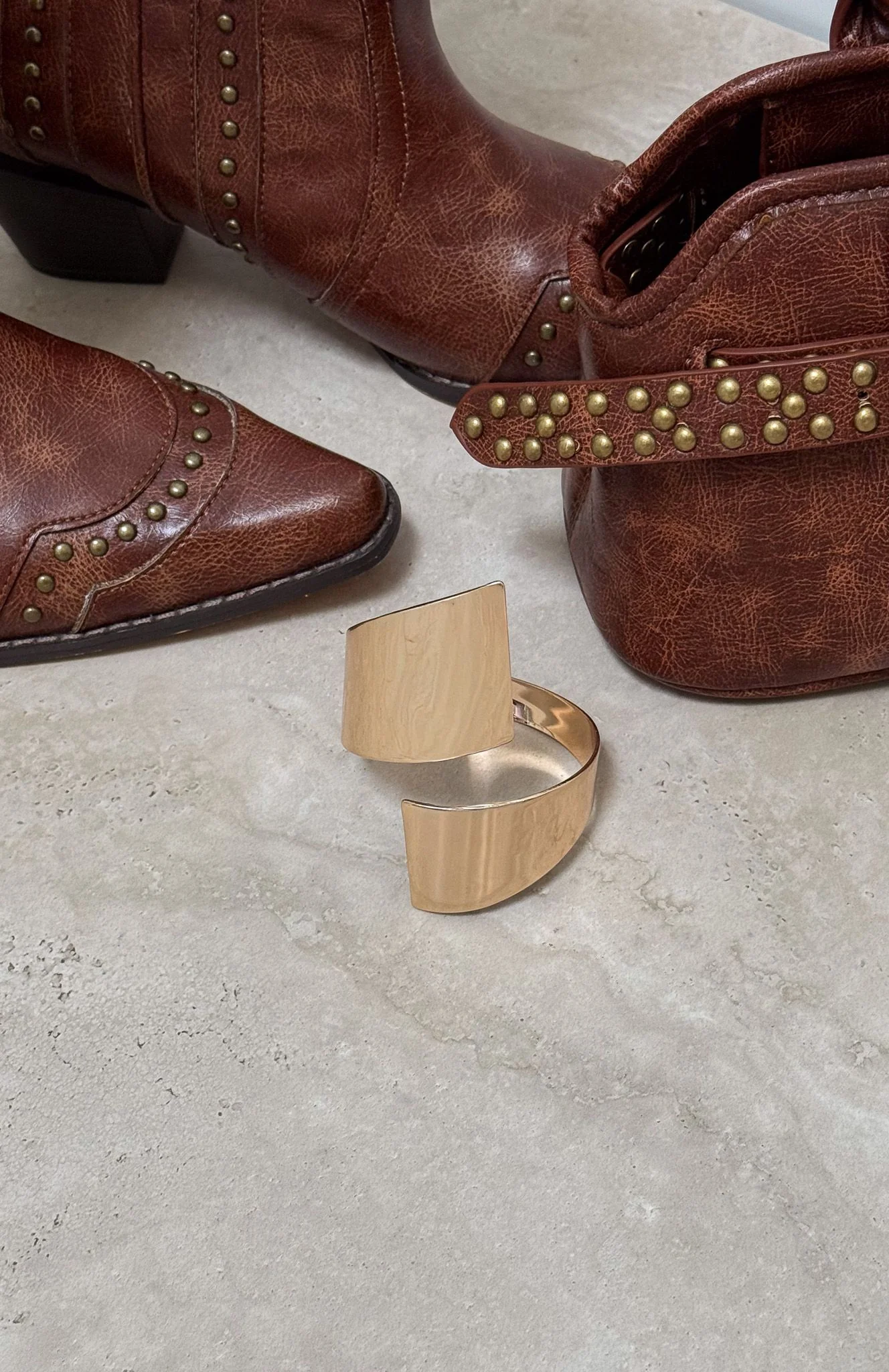 Bonucci Cuff Bracelet Gold - Image 5