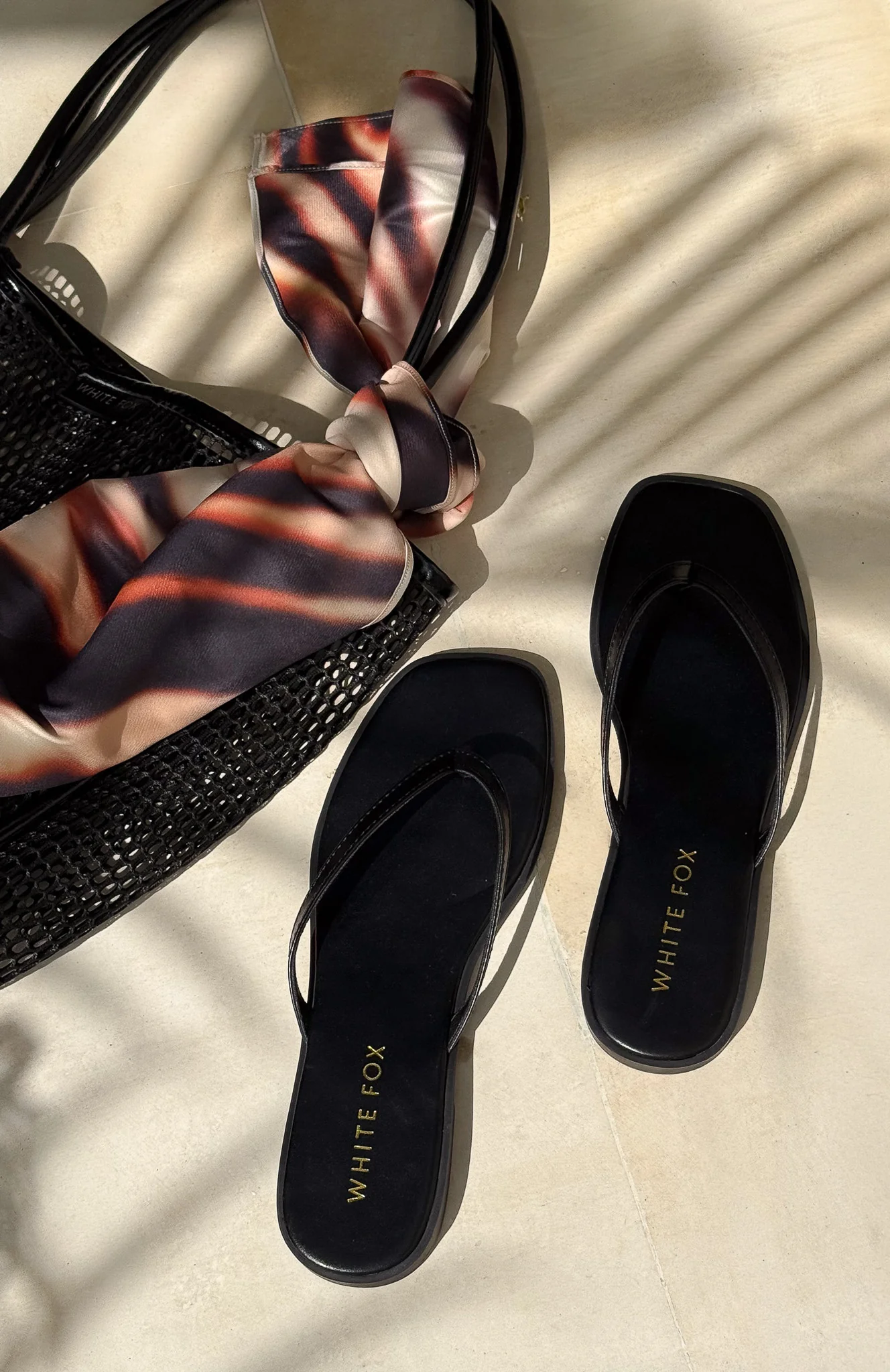 Breccan Thong Sandals Black - Image 4