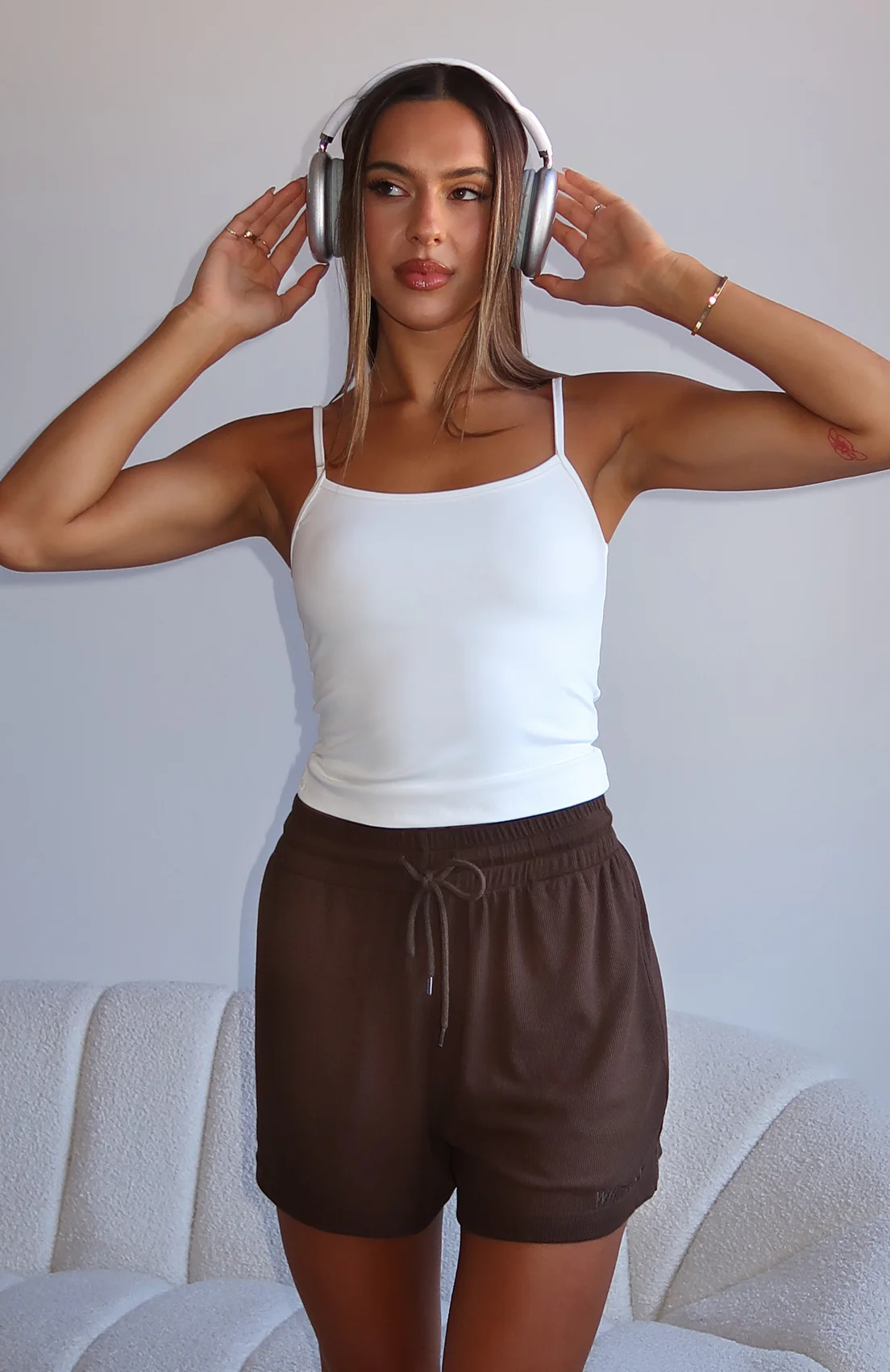 Come A Long Way Soft Lounge Ribbed Shorts Chocolate - Image 6