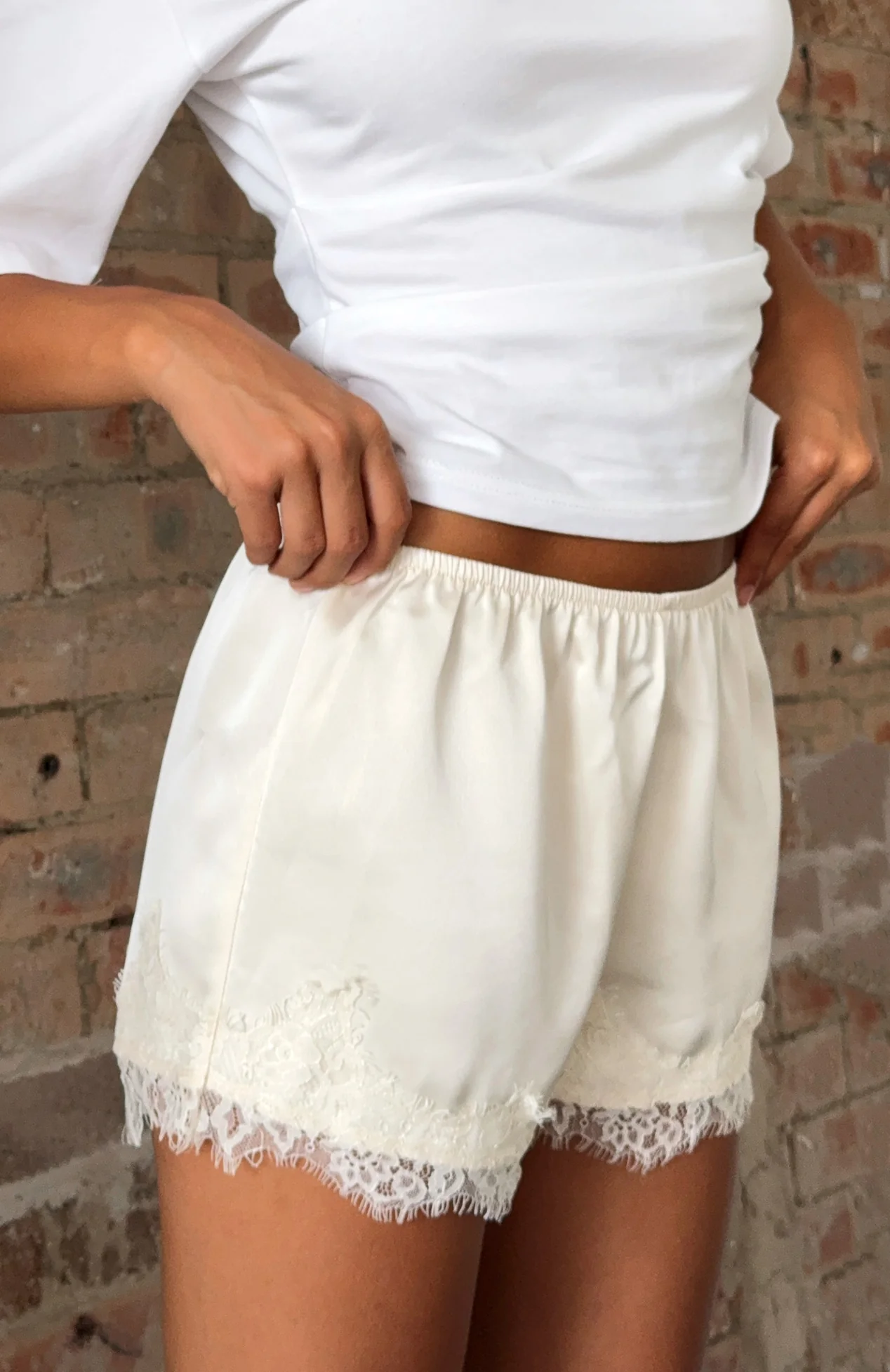 Easy Breeze Satin Lace Shorts Off White - Image 2