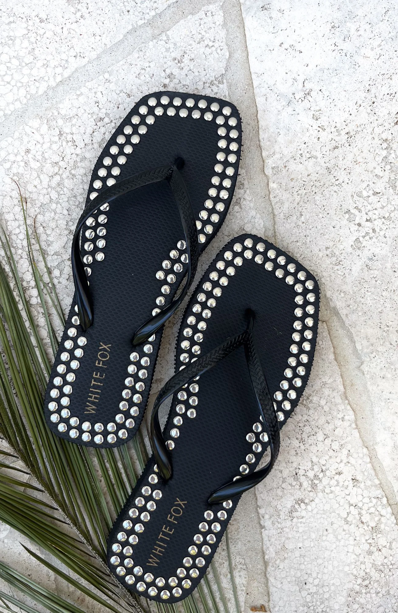 Eyre Studded Thong Sandals Black - Image 2