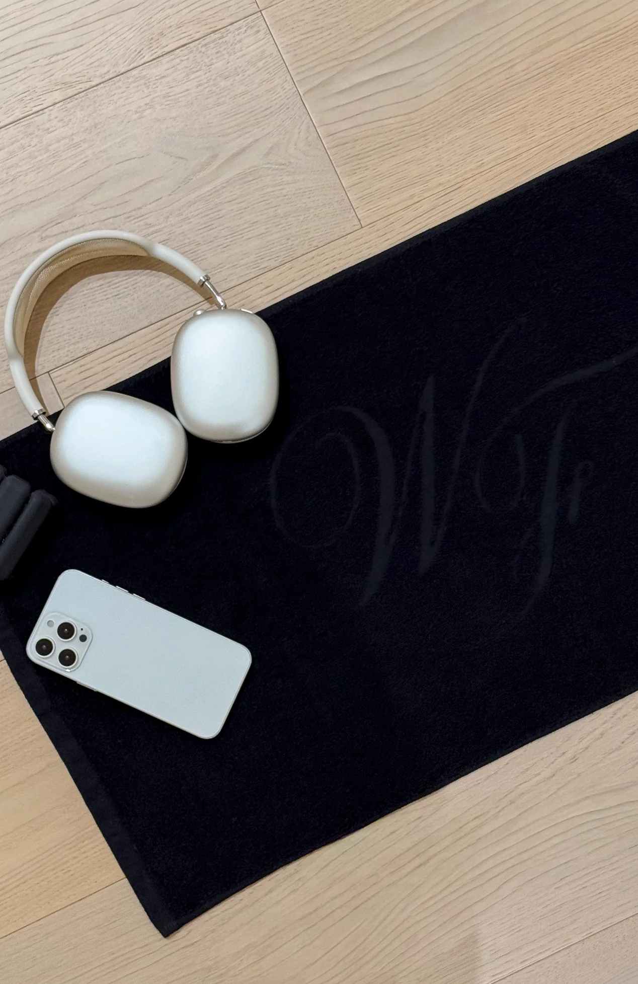 Feeling Fresh Gym Towel Black - Image 3