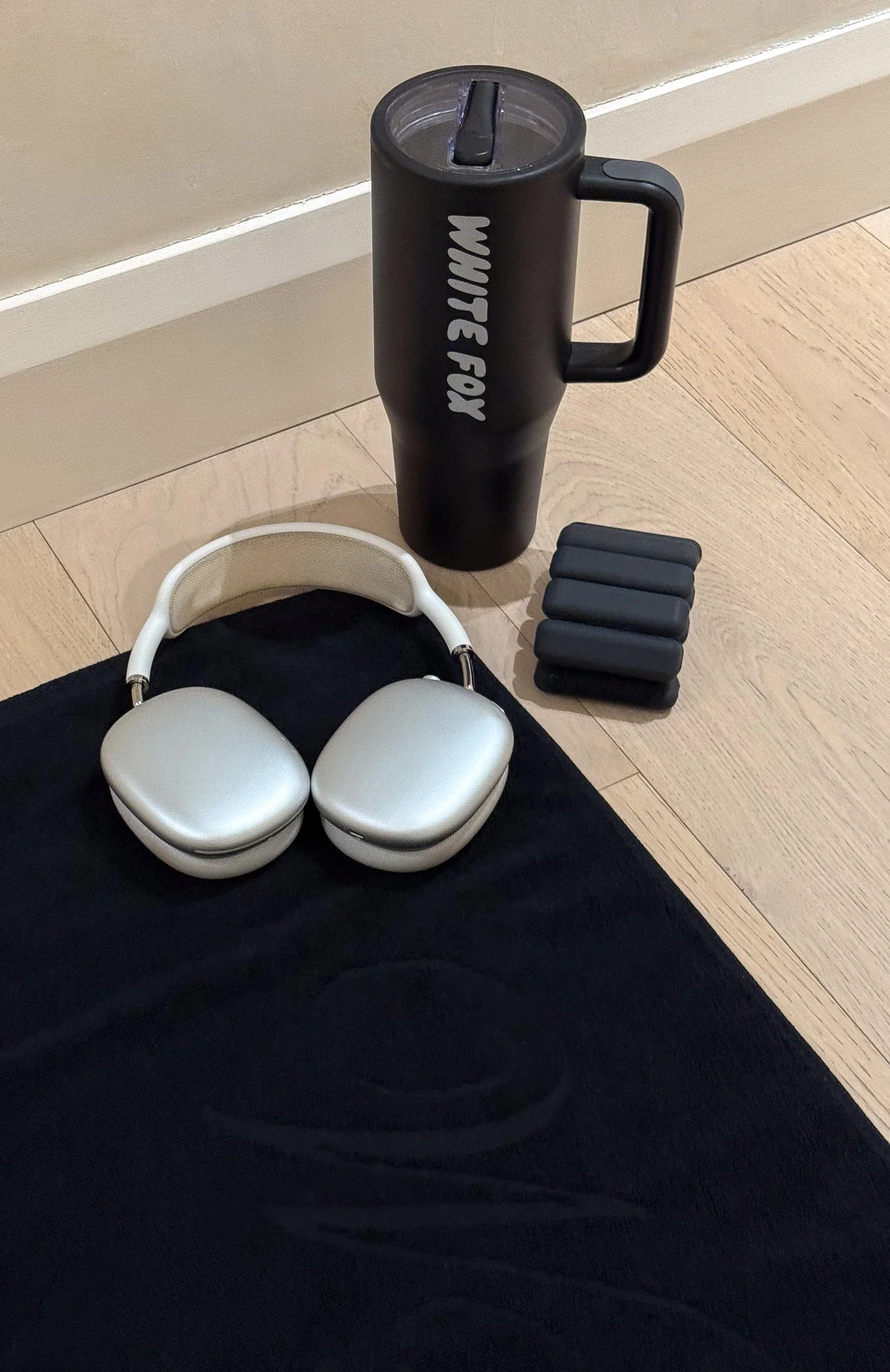 Feeling Fresh Gym Towel Black - Image 4