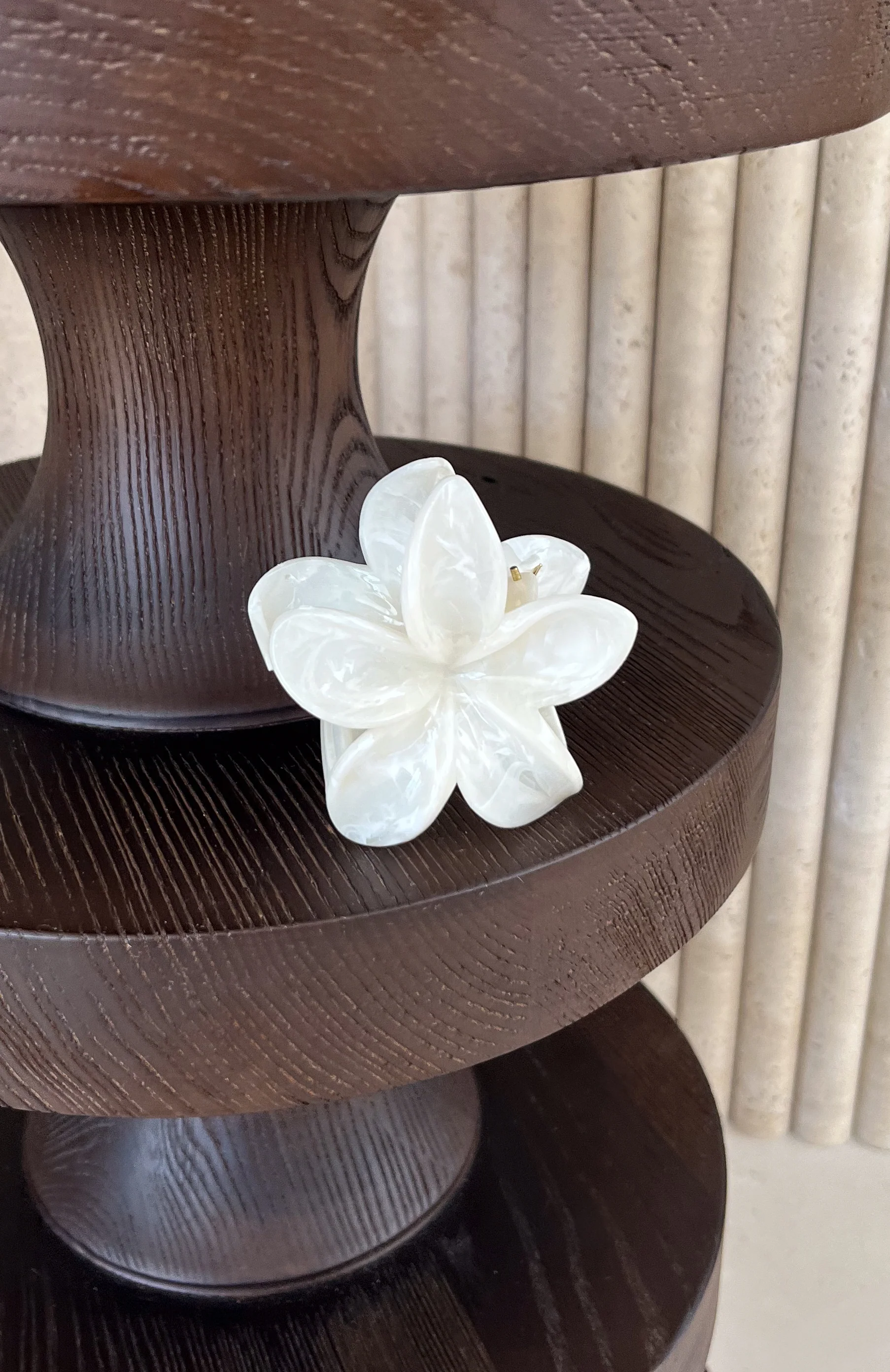 Floral Charm Hair Clip White Marble - Image 3