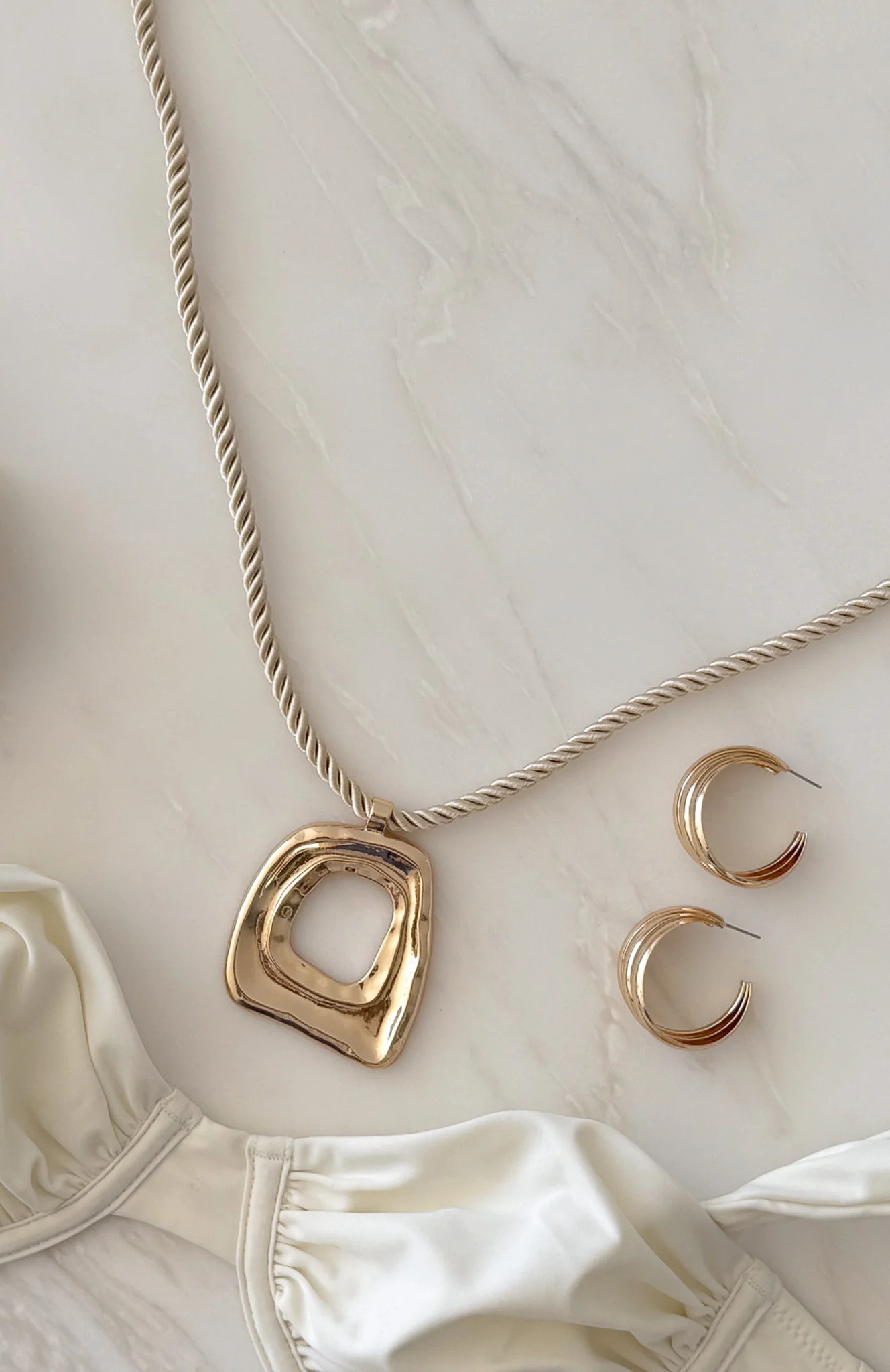 Jair Necklace Gold - Image 2