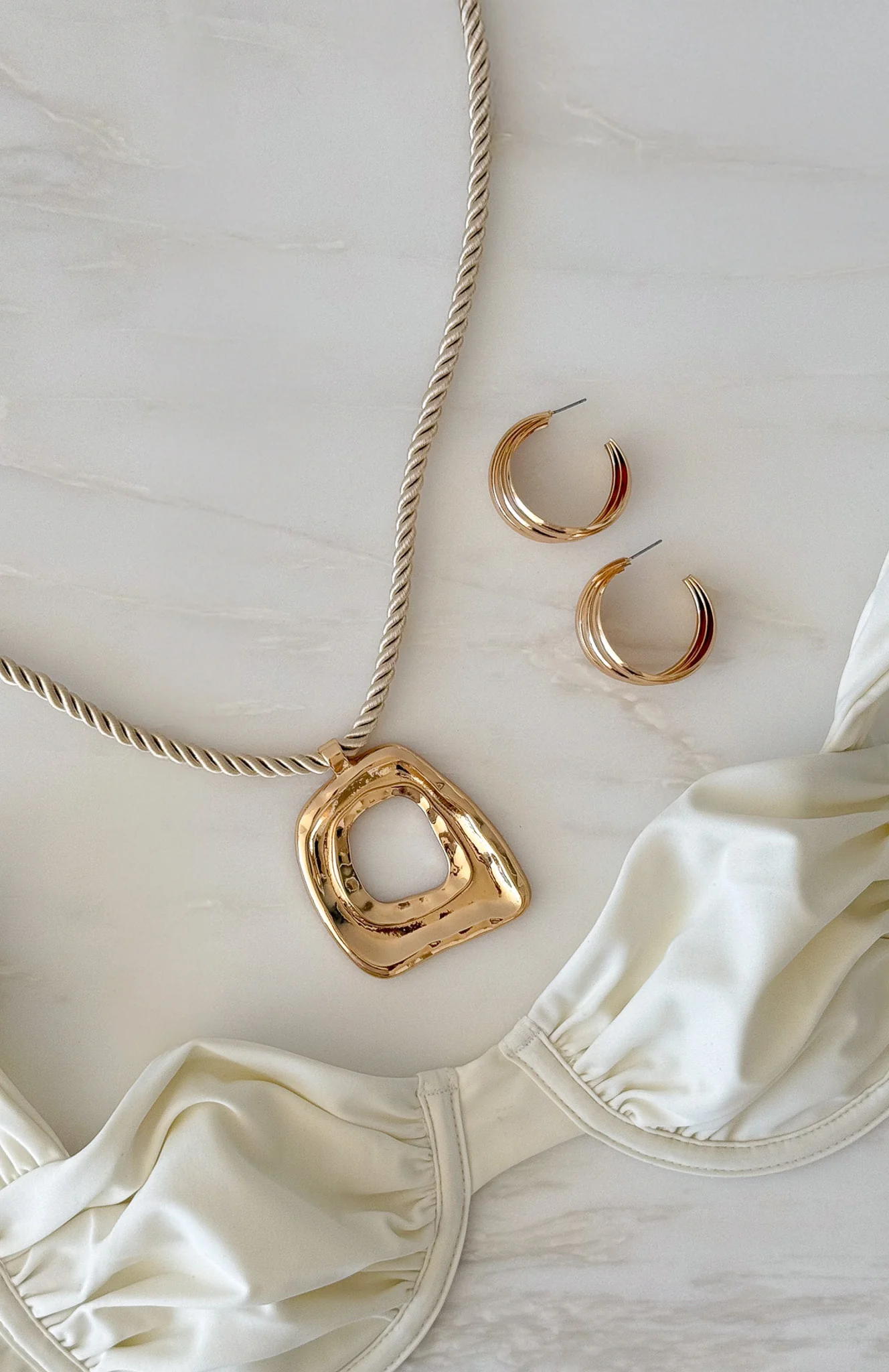 Jair Necklace Gold - Image 3