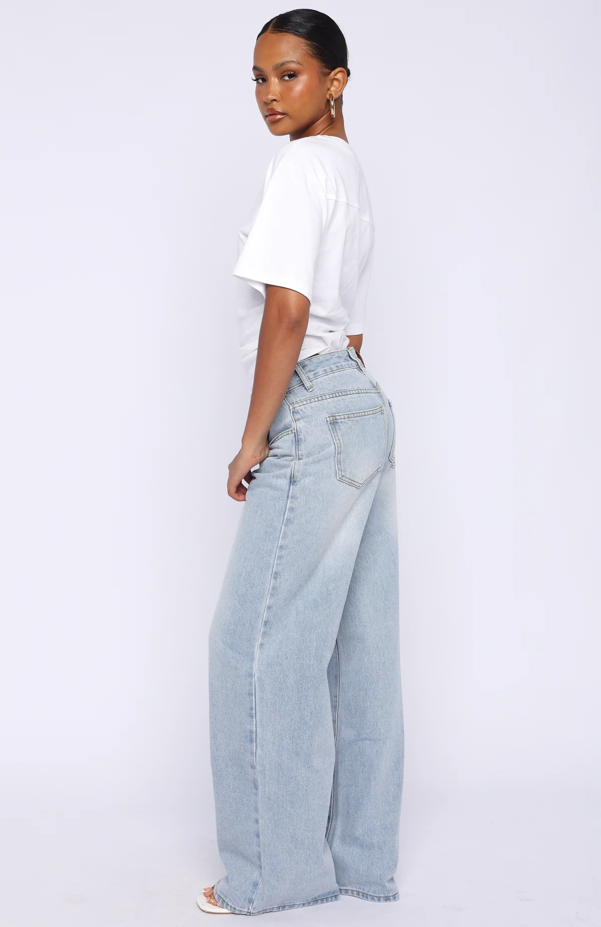 Just My Type Mid Rise Wide Leg Jeans Light Blue - Image 4