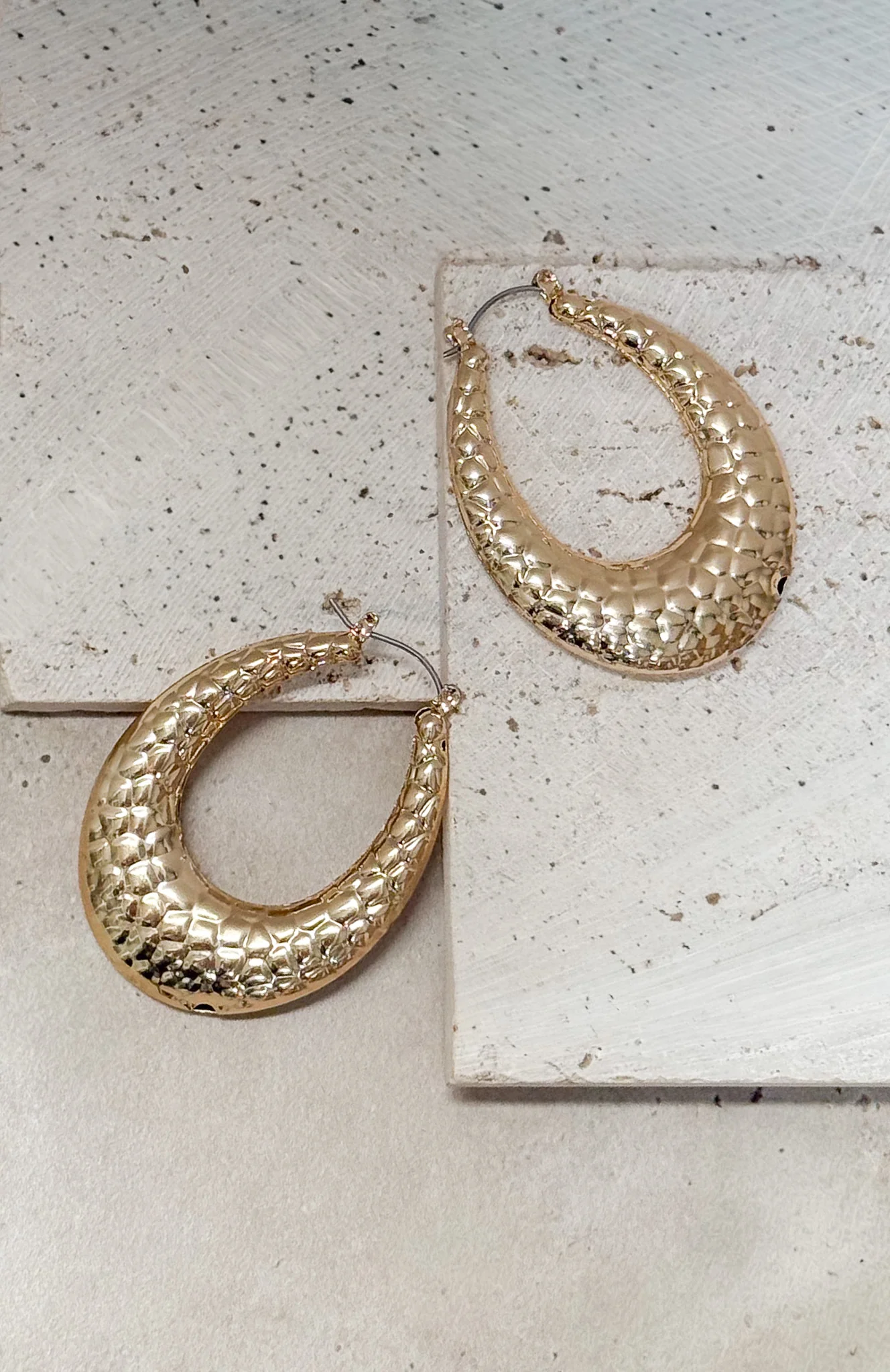 Kiaan Earrings Gold - Image 2