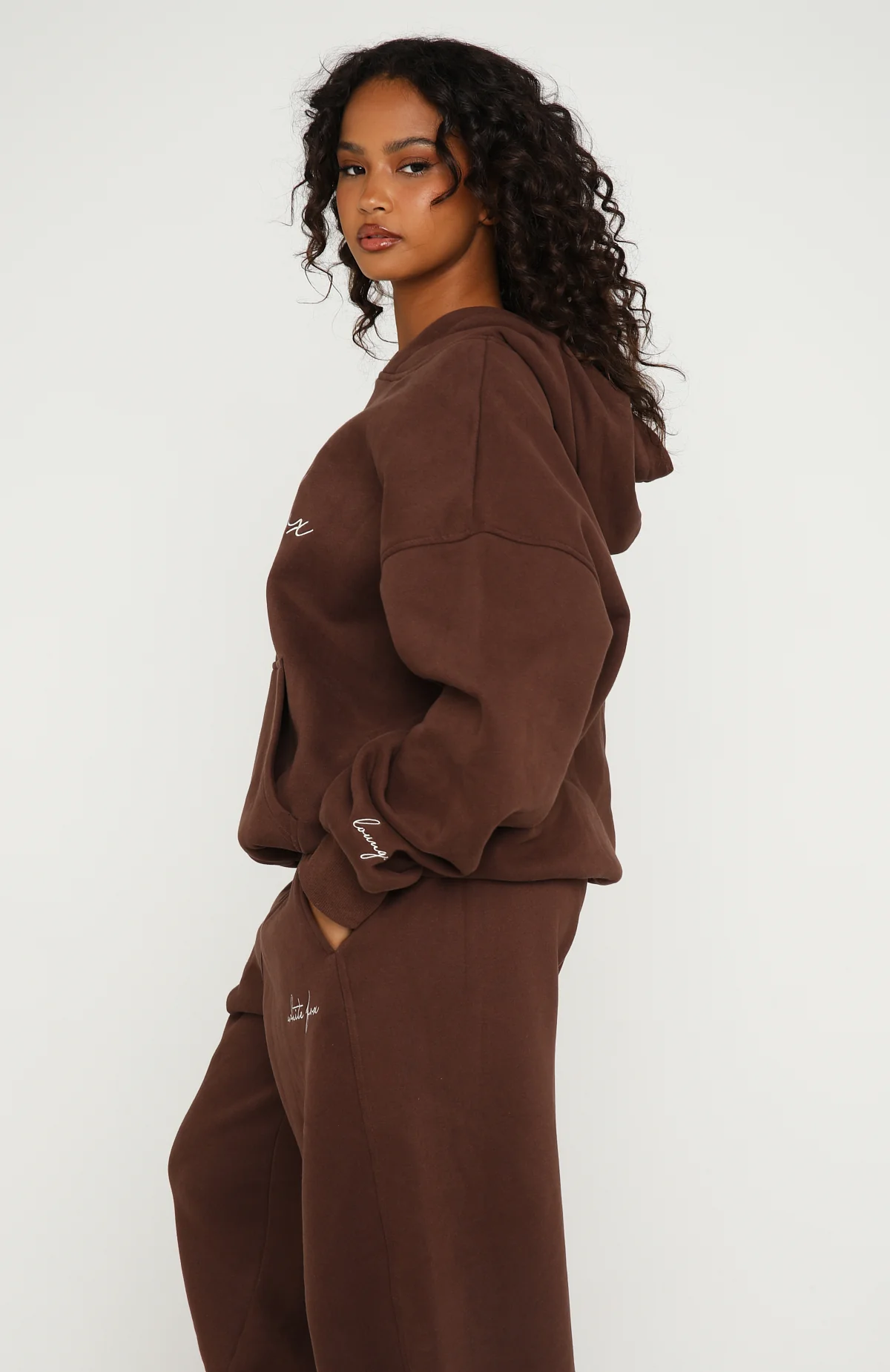 Know What You Want Oversized Hoodie Chocolate - Image 3