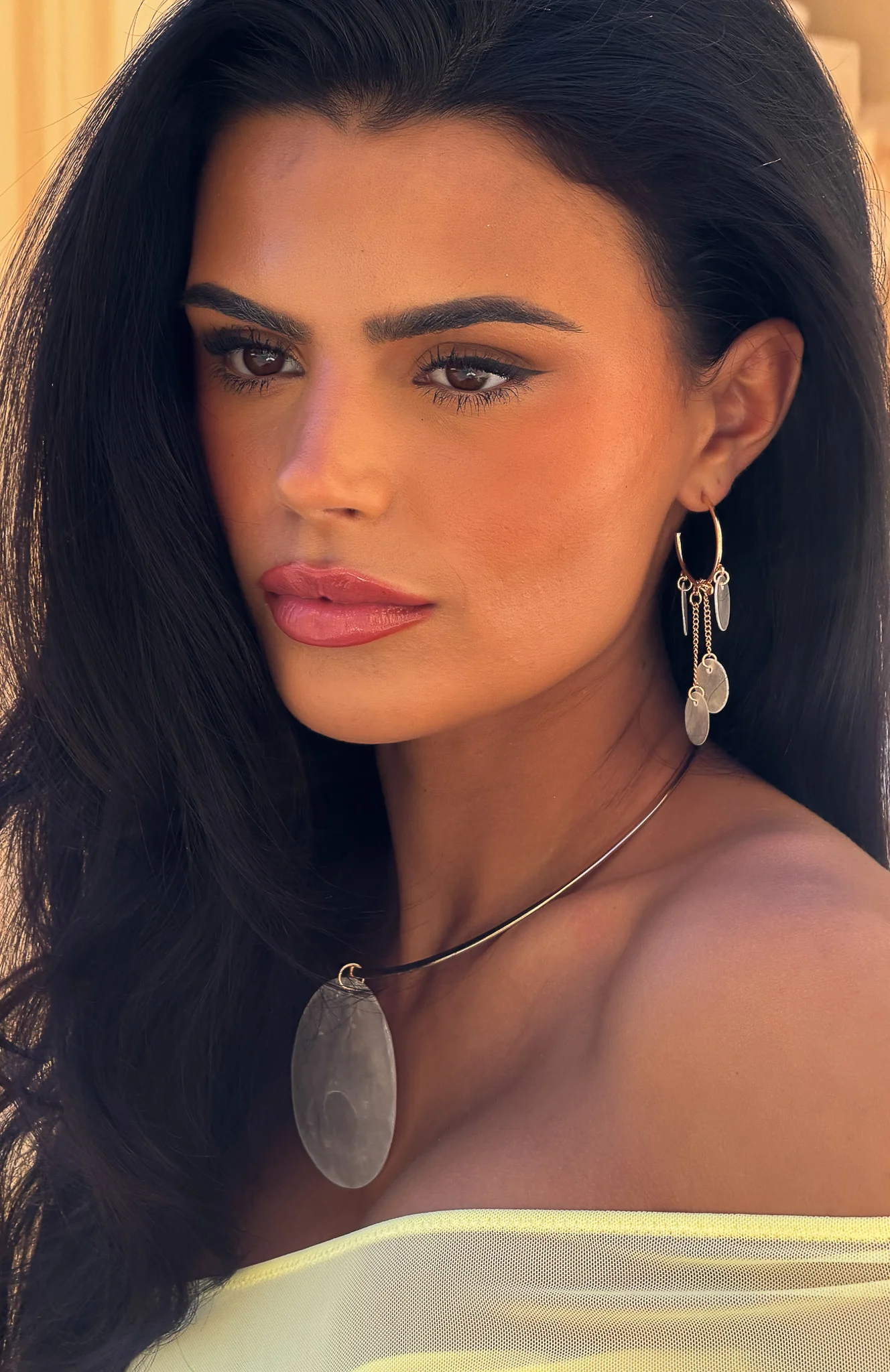 Makaio Earrings Gold - Image 4