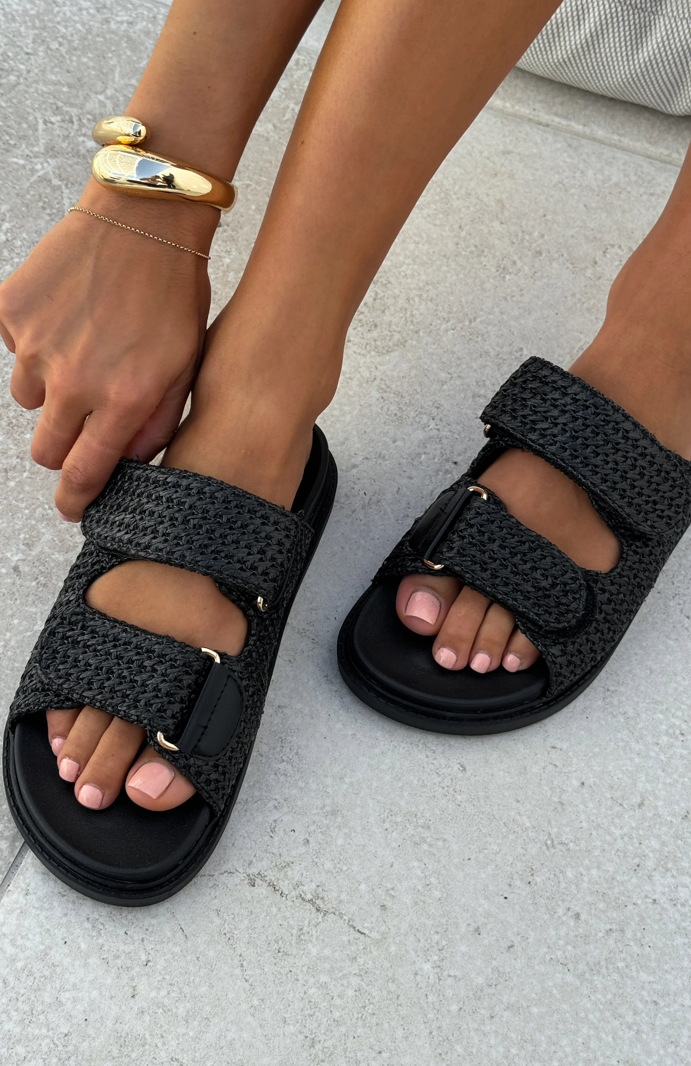 Off Duty Sandals Black - Image 4
