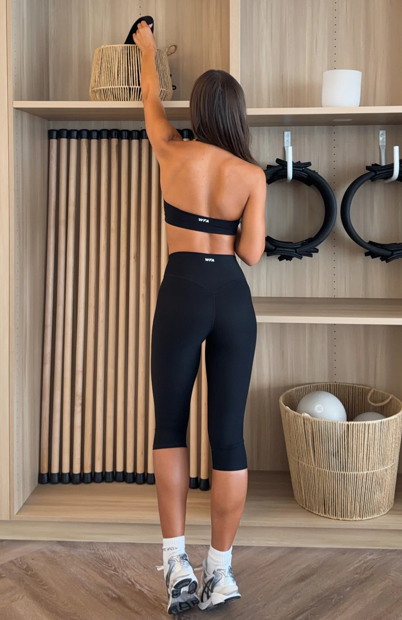 Powerhouse Capri Black - Image 9