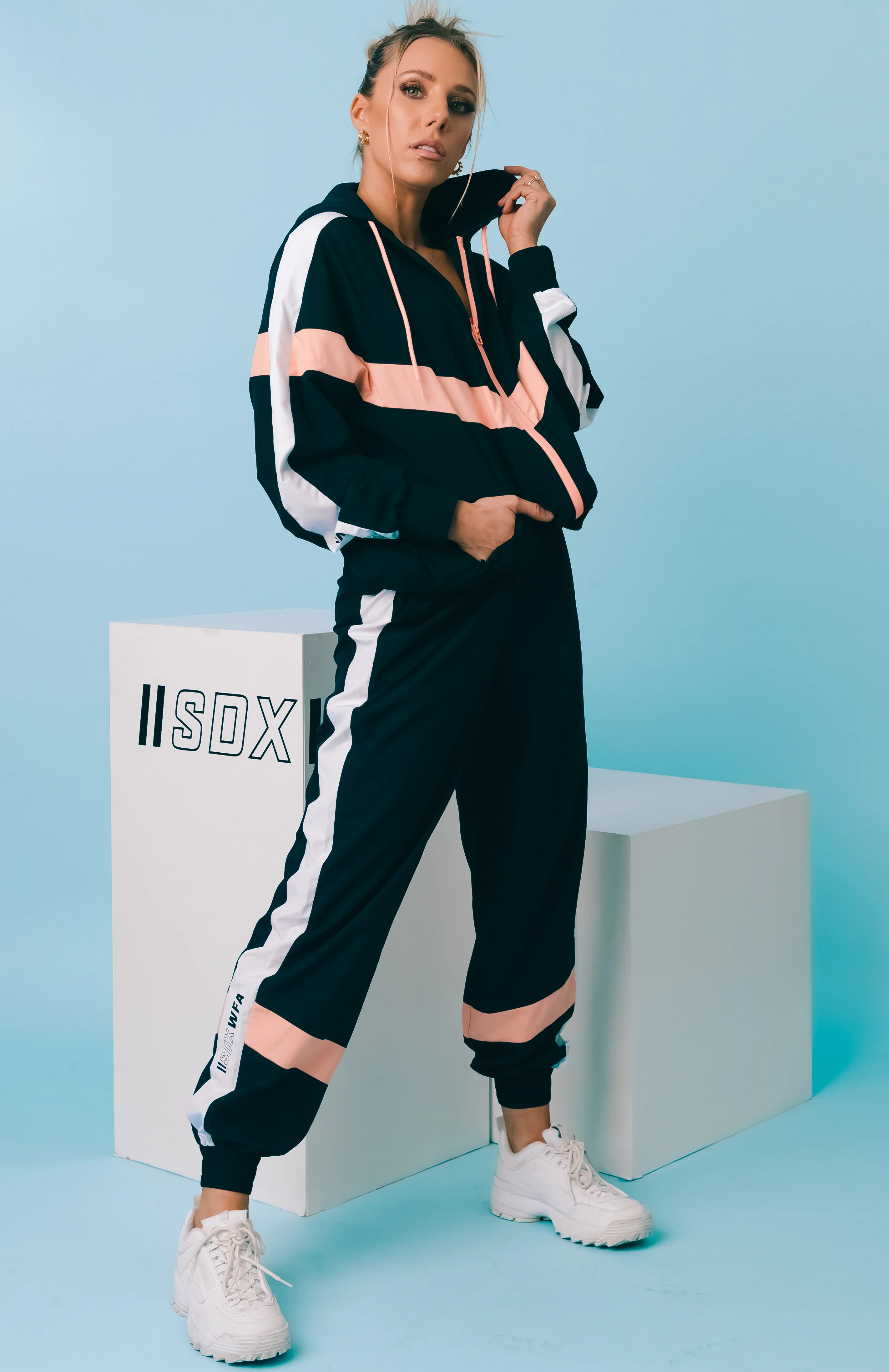 Premium Windbreaker Black - Image 6