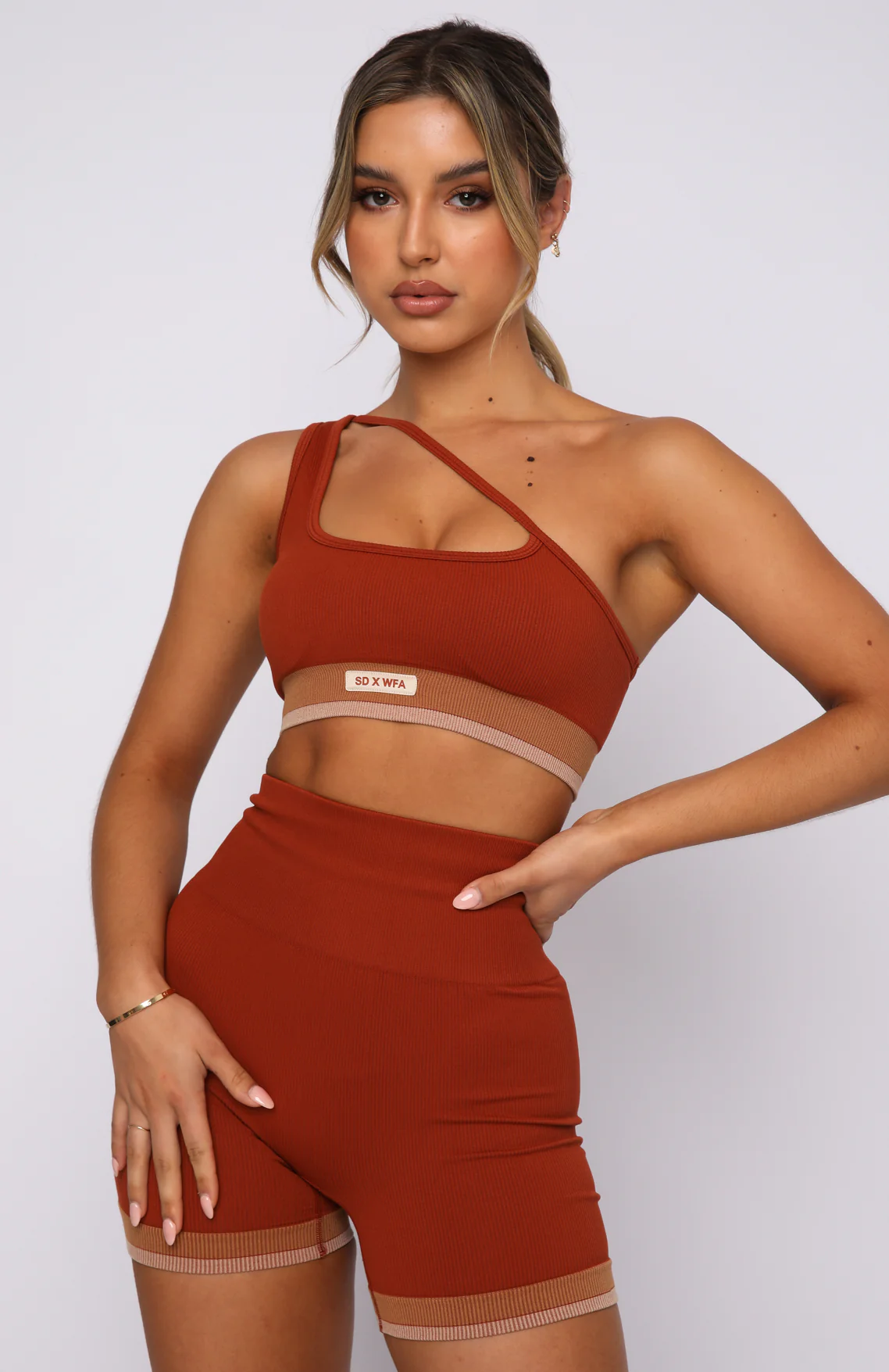 Sahara Seamless Sports Bra Burnt Clay - Image 2