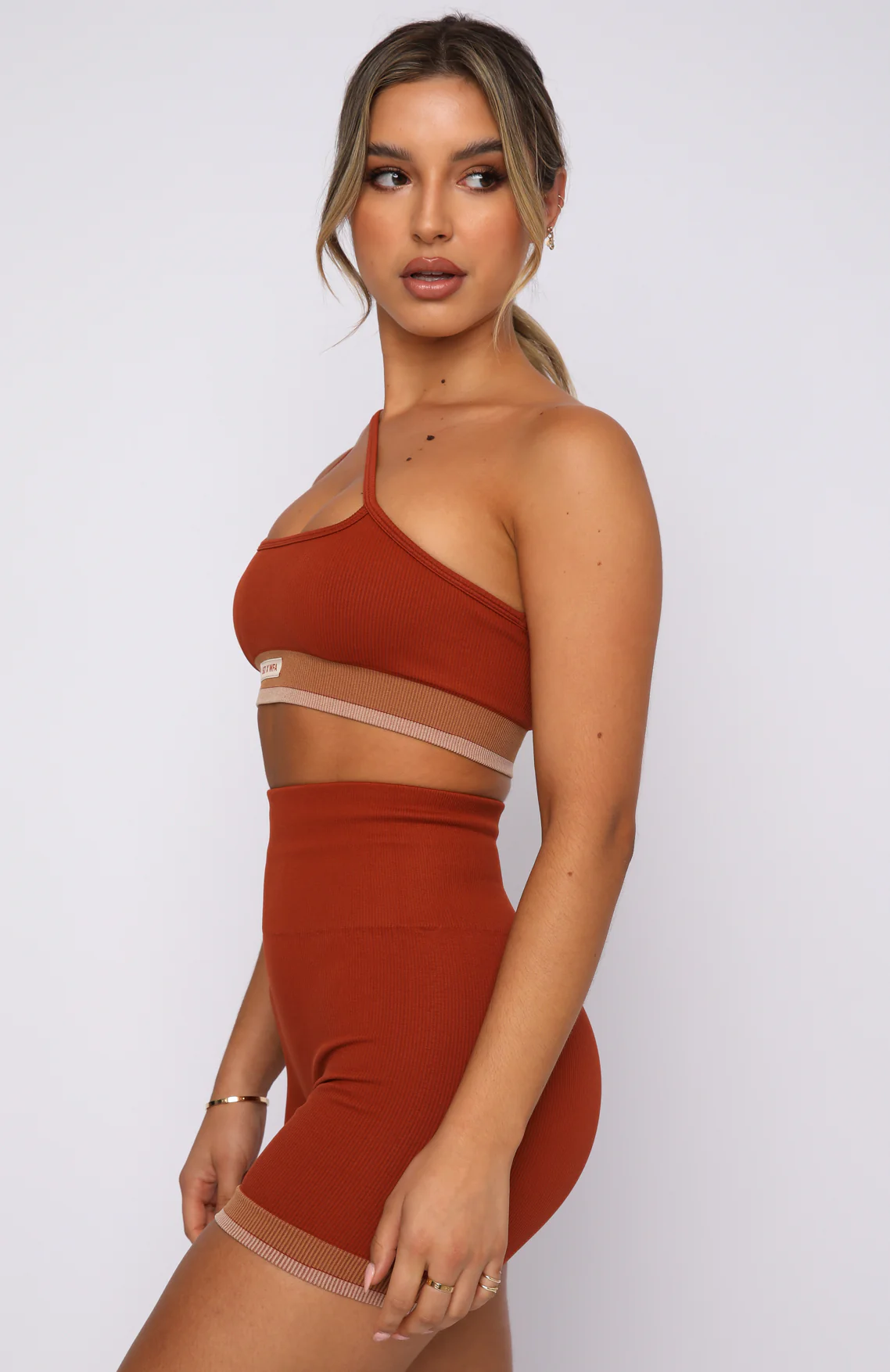 Sahara Seamless Sports Bra Burnt Clay - Image 3