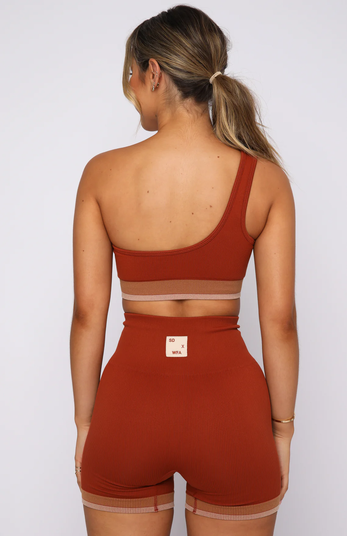 Sahara Seamless Sports Bra Burnt Clay - Image 4