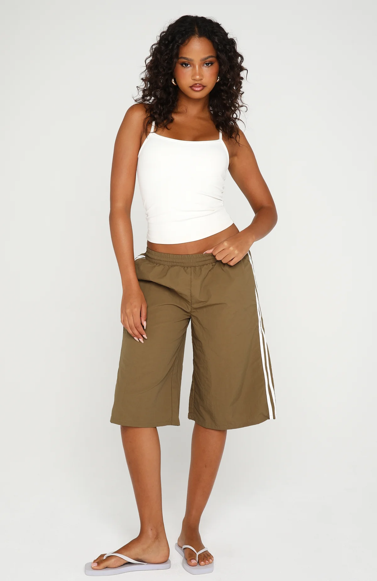 Still Yours Relaxed Shorts Military Green - Image 3