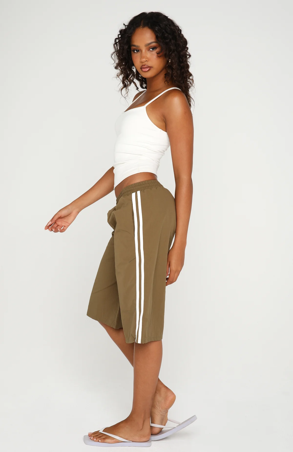 Still Yours Relaxed Shorts Military Green - Image 4
