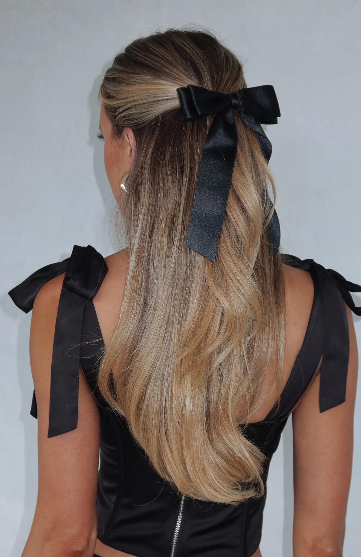 Sweet Serenity Bow Hair Clip Black - Image 4