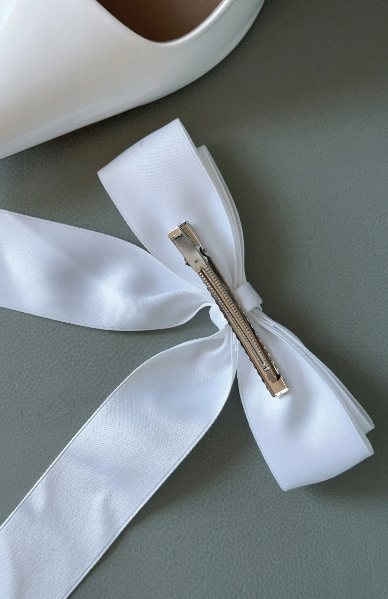 Sweet Serenity Bow Hair Clip White - Image 2