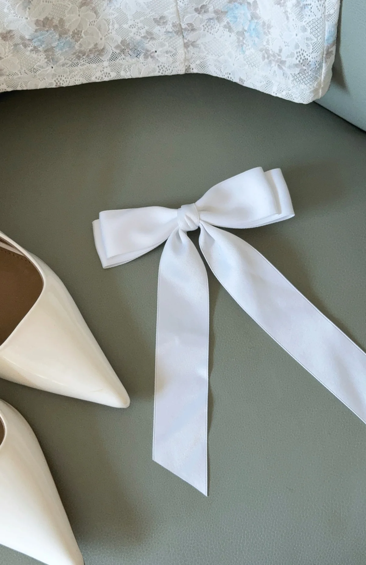 Sweet Serenity Bow Hair Clip White - Image 3