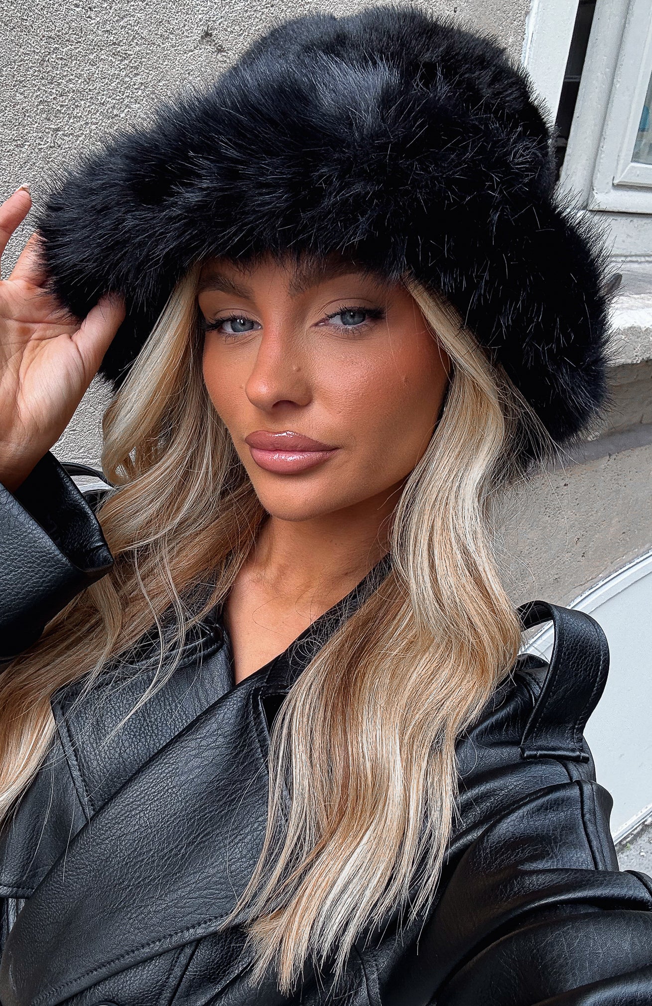 Trixie Faux Fur Hat Black - Image 4