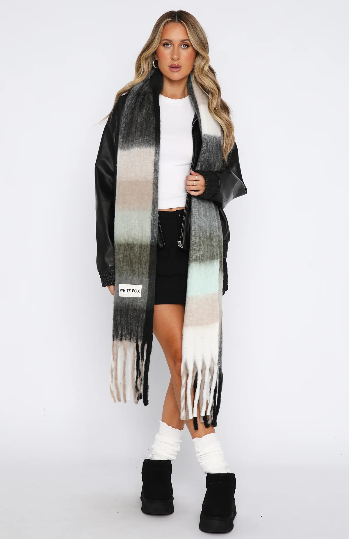 Winter Warmth Oversized Scarf Teal - Image 3